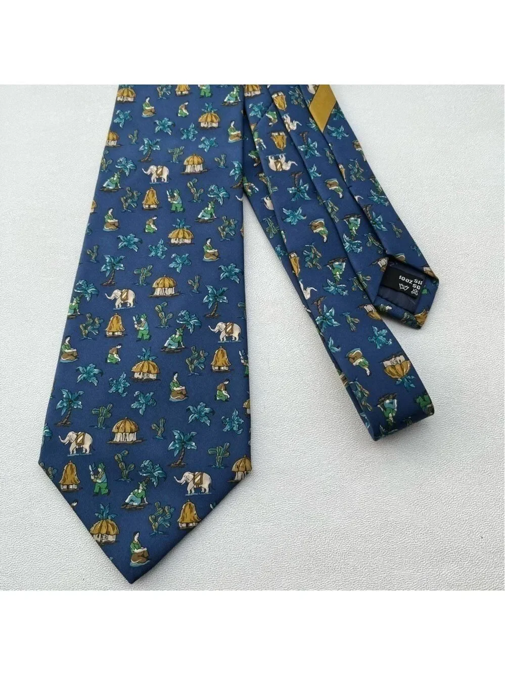 SALVATORE FERRAGAMO Mens Elephant Palm Tree Hut Print Navy Blue Silk Tie